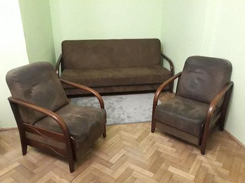 Komplet lite drewno: kanapa rozkłada i dwa fotele