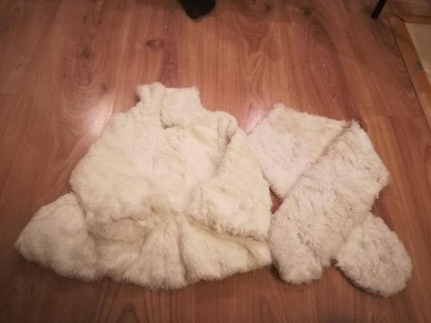 Białe futerko dla dziewczynki + szaliczek rozmiar 24 m