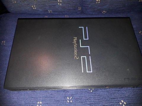 Sprzedam konsole PlayStation 2 + 2gry w zestawie