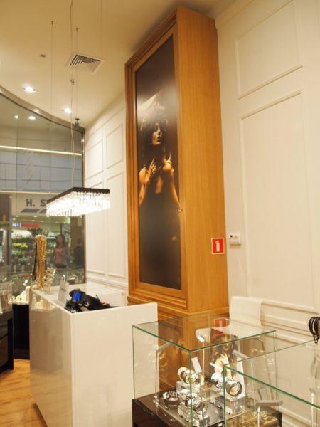 Szafa z modułem na reklamę