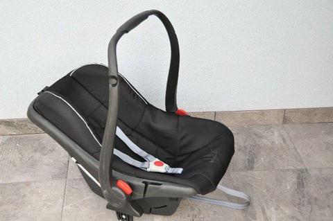 FOTELIK SAMOCHODOWY RAMATTI 0-13kg z adapterami