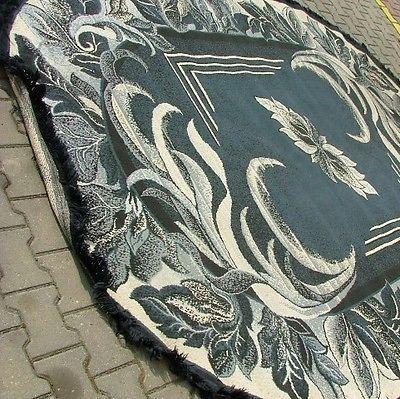 Duży dywan produkt polski materiał akryl w kształcie elipsy, wymiary 360cm na 265cm