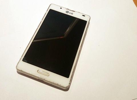 LG L7 II P710 sprawny w 100% brak rys na wyświetlaczu