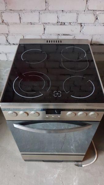 Kuchnia elektryczna Amica z płytą ceramiczną inox 50cm