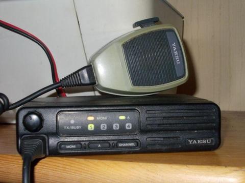 Radiotelefon cb radio YAESU VX-2000 + mikrofon MH25A8J