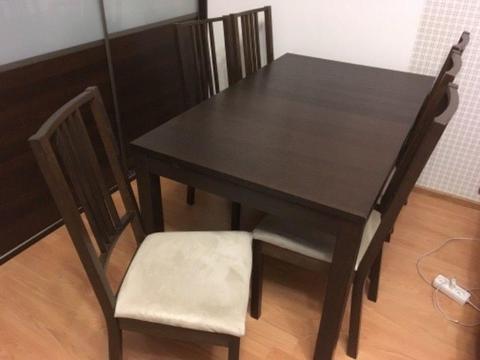 Stół krzesła
