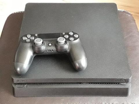 Sony Playstation 4 Slim 500 GB + Pad CUH - 2116A Jet Black + Gry