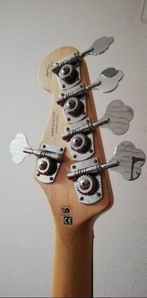Gitara basowa - 5 strun - Squier JAGUAR BASS