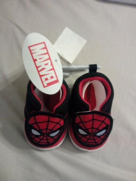 Nowe buty Spiderman Marvel 6-9m