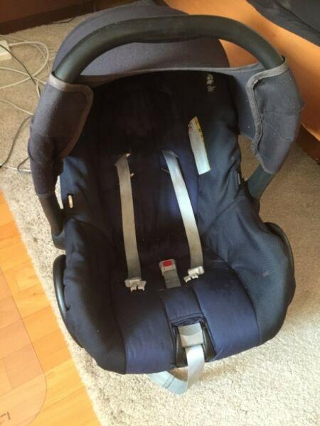 Sprzedam fotelik Maxi Cosy 0-3 używany