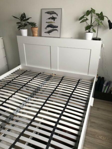 Łóżko (rama) z szufladami i zagłówkiem (Ikea - Brimnes)