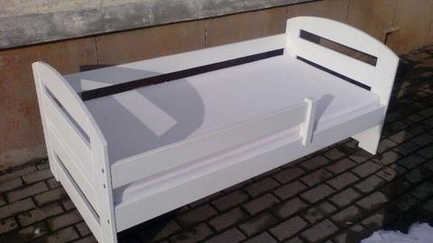 SPRZEDAM ŁÓŻKO DZIECIĘCE Z MATERACEM