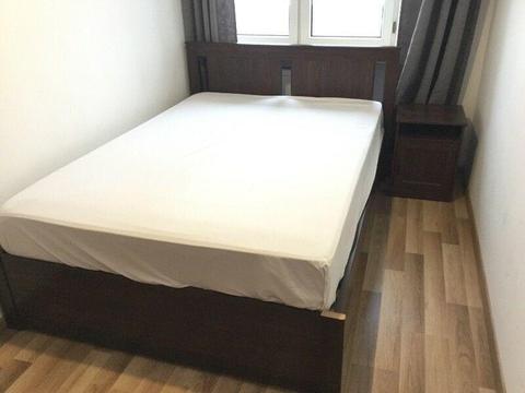 Łóżko z materacem 160x200 + szafka nocna