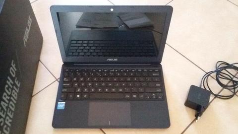 Laptop Asus X205TA 11 cali