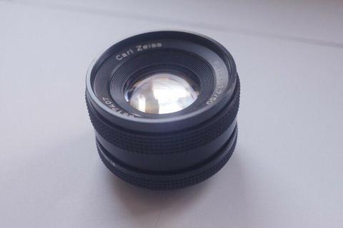 Carl Zeiss Planar T* 50 mm f/1.7 - Pentax / Yashica mount (canon adpt)