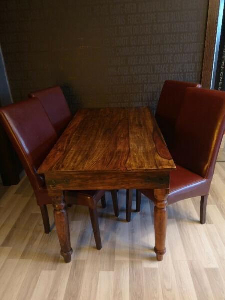 Stół + 4 krzesła + mała szafeczka GRATIS !!!