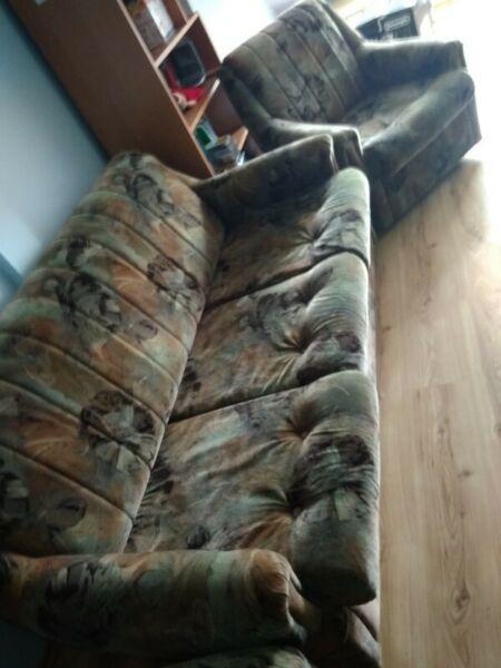 wypoczynkowy kanapa i dwa fotele