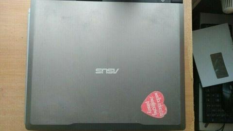LAPTOP ASUS A3H. 1,6 GHZ, HDD: 60GB, 1,5 GB RAM