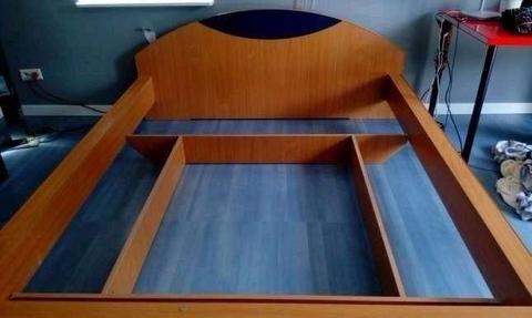 Łóżko 180 cm drewno
