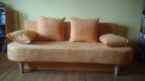 Rozkładana sofa dwuosobowa