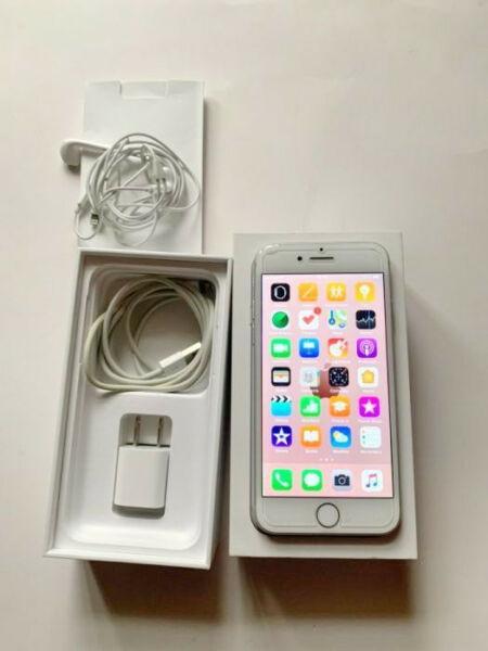 IPHONE 7 SILVER 128 GB + Słuchawki + ETUI - Stan idealny