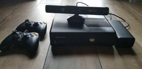 Xbox 360 Kinect+2 pady+8 gier