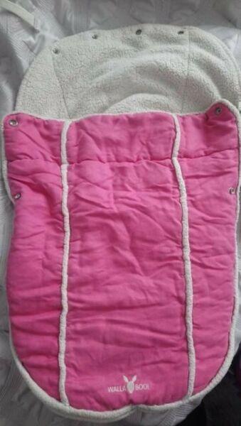 Spiworek do fotelika Wallaboo różowy