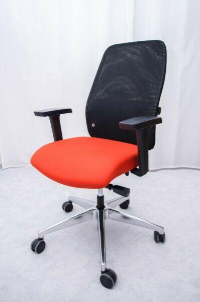 Krzesło biurowe - obrotowe Geos 17G2 made in Germany (używane /pokazowe w BARDZO DOBRYM STANIE)