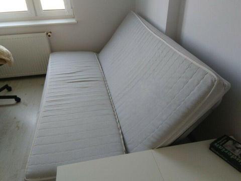 Używana kanapa z Ikei szuka właściciela!