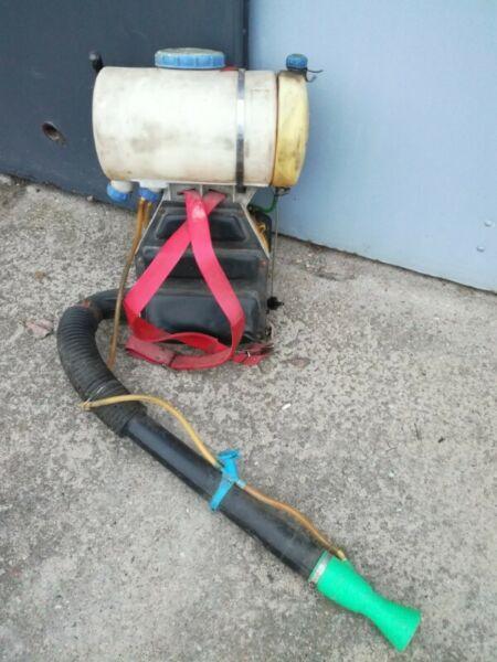 sprzedam opryskiwacz spalinowy włoski