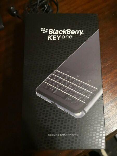 BlackBerry KEYone 32 GB + karta SD 64GB Samsung - stan bardzo dobry