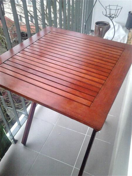 Stolik drewniany kwadratowy do ogrodu na taras lub mieszkania