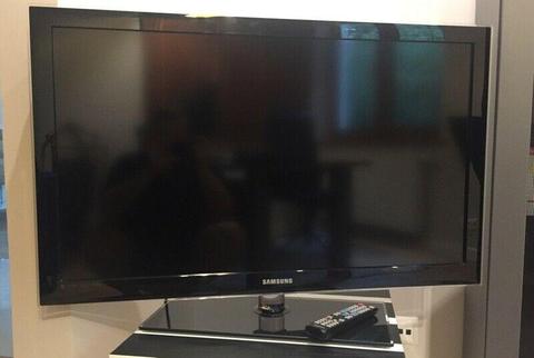 sprzedam telewizor Samsung - 40 cali - LE40C630K1W