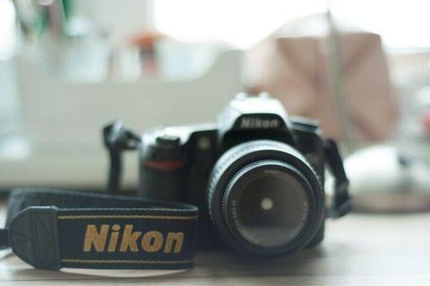 Nikon D80 + Nikkor 18-55mm