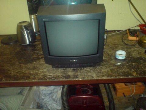 Sprzedam telewizor Sony Kv- 14M1K