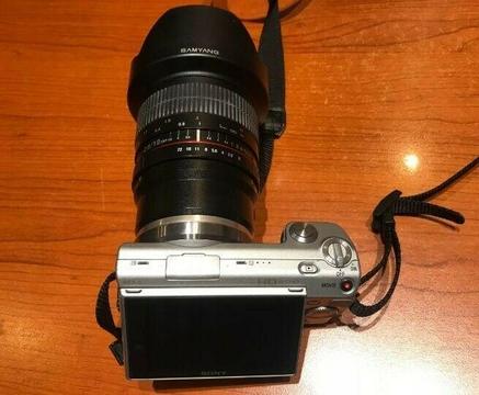 Body Sony NEX 5 + obiektyw Samyang 10 mm f/2.8